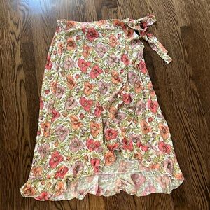 Cupcakes and Cashmere Floral High-Lo Wrap Skirt or swim cover. NWT. Size M
